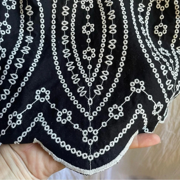 LOFT Black White Embroidered Scalloped Shift Mini Skirt, 0, Like NEW - Picture 5 of 7